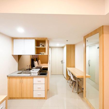 Comfortable And Tidy Studio De Prima Apartment By Travelio Medan Luaran gambar