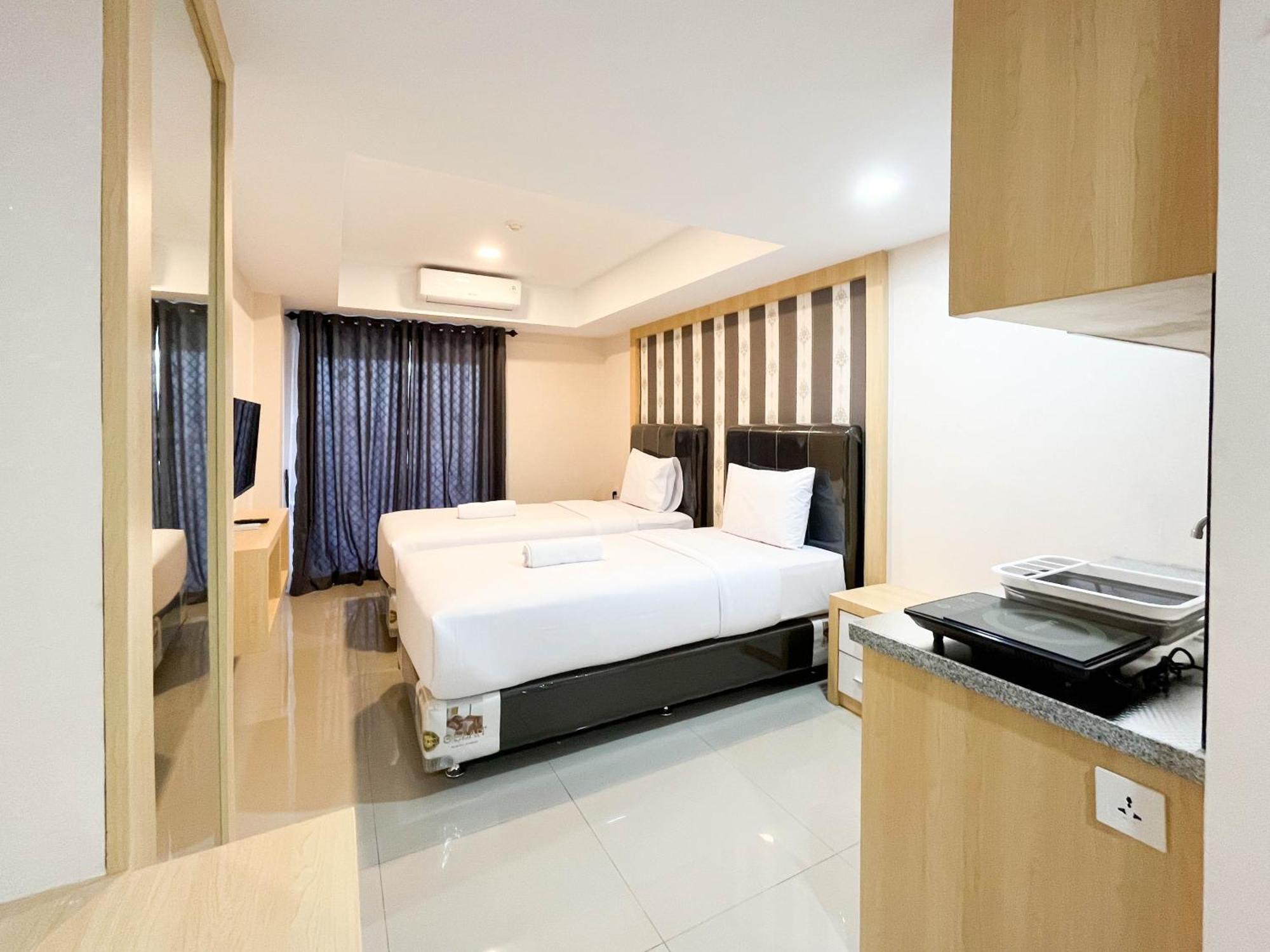 Comfortable And Tidy Studio De Prima Apartment By Travelio Medan Luaran gambar